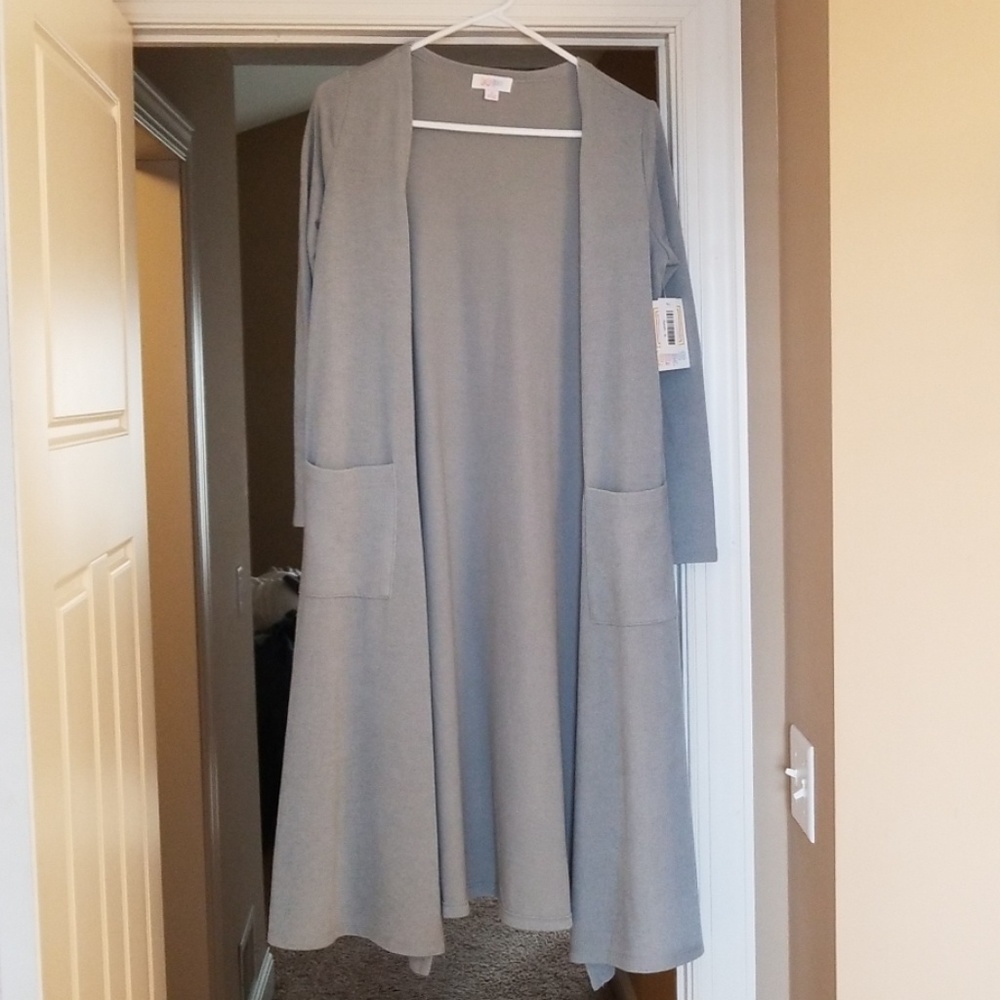 BNWT LuLaRoe Sarah Duster size S